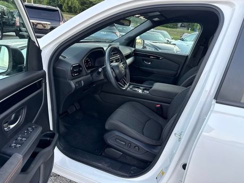 Used 2024 Honda Pilot Sport image 8