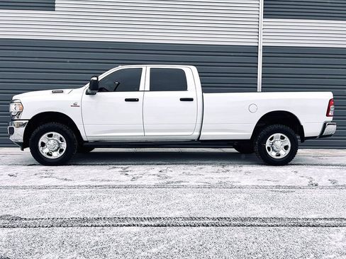 Used 2023 RAM 2500 Tradesman w/ Chrome Appearance Group image 16