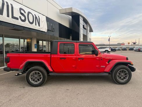 Used 2020 Jeep Gladiator Overland image 7