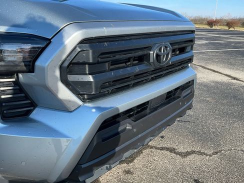 Used 2024 Toyota Tacoma SR image 17