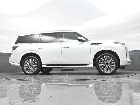 Used 2025 INFINITI QX80 Sensory image 24