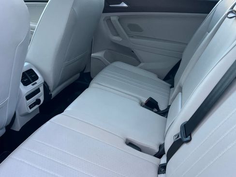 Used 2023 Volkswagen Tiguan SE R-Line FWD image 5