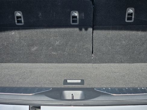 Used 2025 INFINITI QX80 Sensory image 32