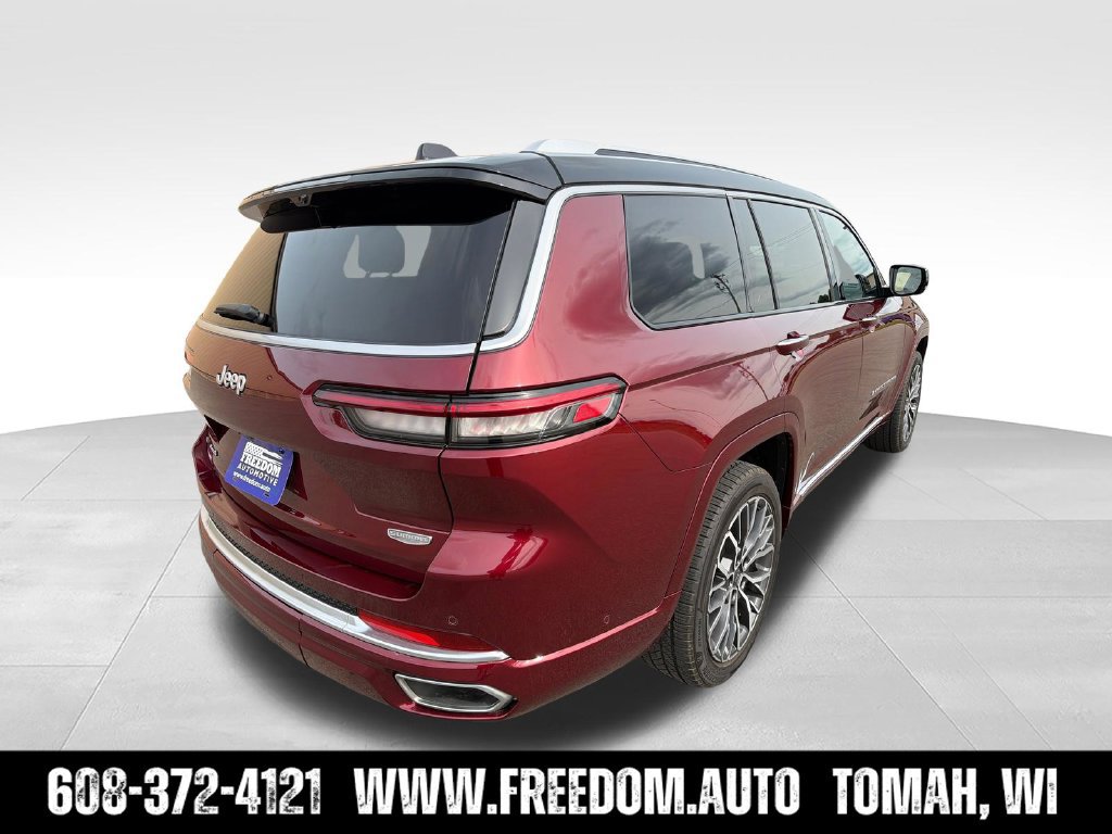 Used 2023 Jeep Grand Cherokee L Summit AWD/4WD image 5