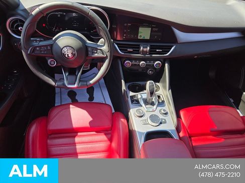 Used 2024 Alfa Romeo Giulia Ti w/ Performance Driving Package AWD/4WD image 11