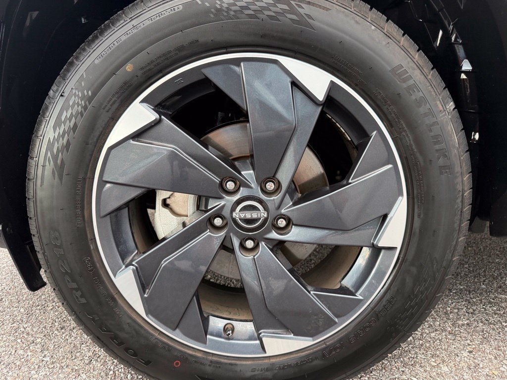 Used 2025 Nissan Rogue SV AWD/4WD image 44
