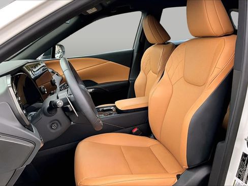Used 2025 Lexus RX 350 FWD w/ Technology Package image 8