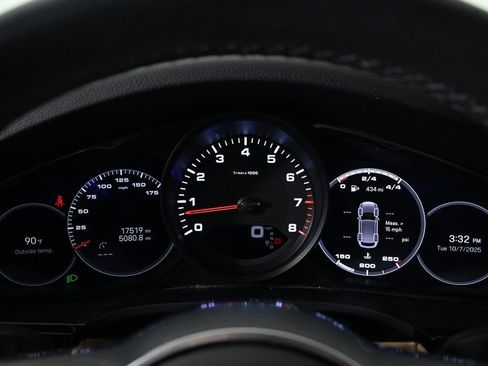 Used 2023 Porsche Cayenne Platinum Edition image 15