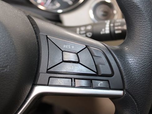 Used 2020 Nissan Rogue Sport SV FWD image 21