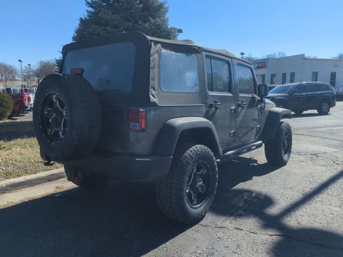 Used 2014 Jeep Wrangler Unlimited Sport image 6