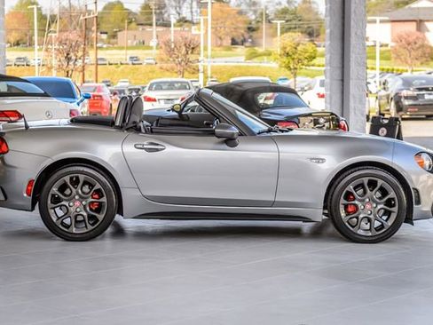 Used 2017 FIAT 124 Spider Abarth image 43