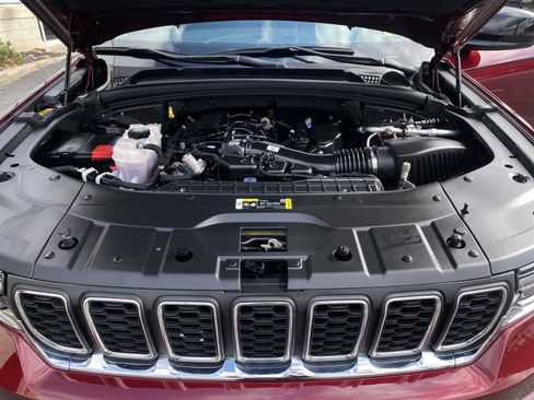 Used 2023 Jeep Grand Cherokee Laredo image 68