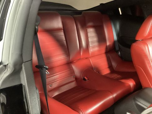 Used 2006 Ford Mustang GT RWD image 9