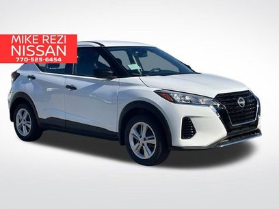 New 2025 Nissan Kicks Play S