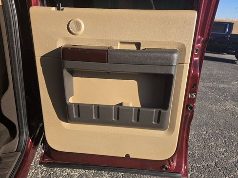 Used 2011 Ford F250 Lariat w/ Lariat Interior Pkg image 14