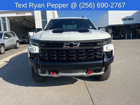 Used 2022 Chevrolet Silverado 1500 ZR2 image 2