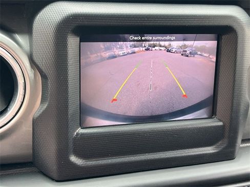 Used 2021 Jeep Wrangler Unlimited Sahara image 28