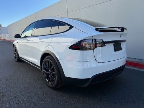 Used 2022 Tesla Model X image 4