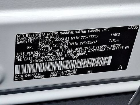 Used 2025 Toyota RAV4 XLE w/ Convenience Package FWD image 27