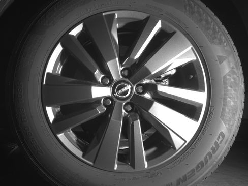 Used 2025 Nissan Pathfinder SV image 14