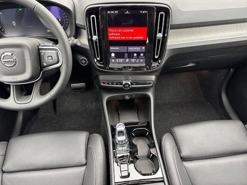 Used 2026 Volvo XC40 B5 Plus w/ Climate Package image 8