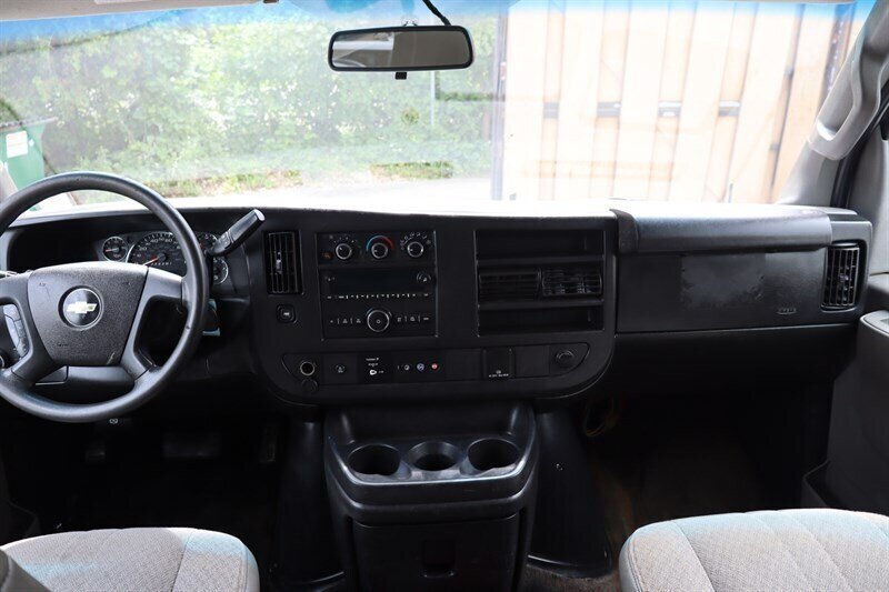 Used 2018 Chevrolet Express 3500 LT w/ LT Preferred Equipment Group RWD image 8
