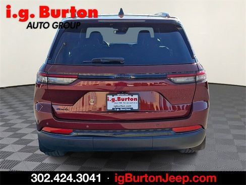 Used 2023 Jeep Grand Cherokee Altitude image 5