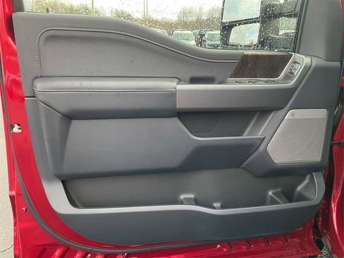 New 2026 Ford F250 Lariat w/ Chrome Package image 17