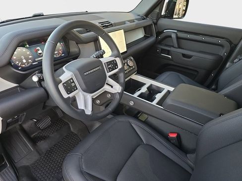 Used 2025 Land Rover Defender 110 S image 15
