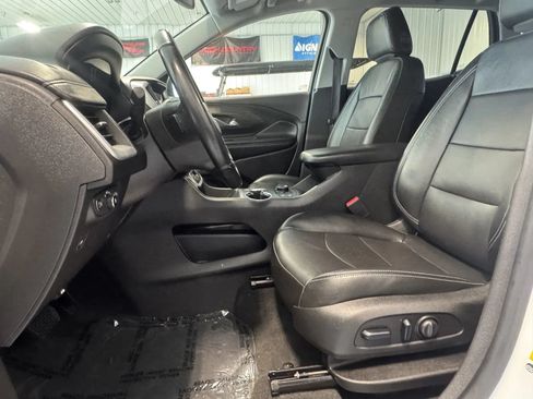 Used 2024 GMC Terrain SLT AWD/4WD image 11