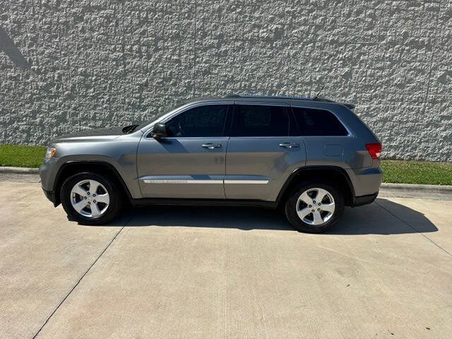 Used 2013 Jeep Grand Cherokee Laredo AWD/4WD image 15