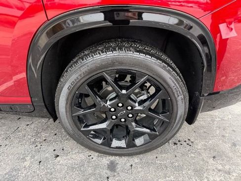 Certified 2025 Chevrolet Traverse RS w/ LPO, Floor Liner Package image 4