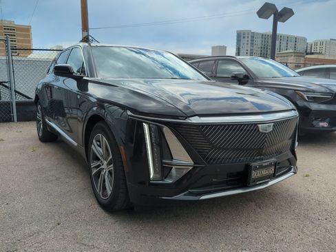 Certified 2024 Cadillac Lyriq Luxury AWD/4WD image 1