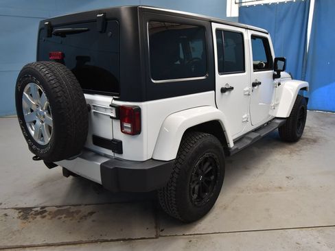 Used 2015 Jeep Wrangler Unlimited Sahara AWD/4WD image 34