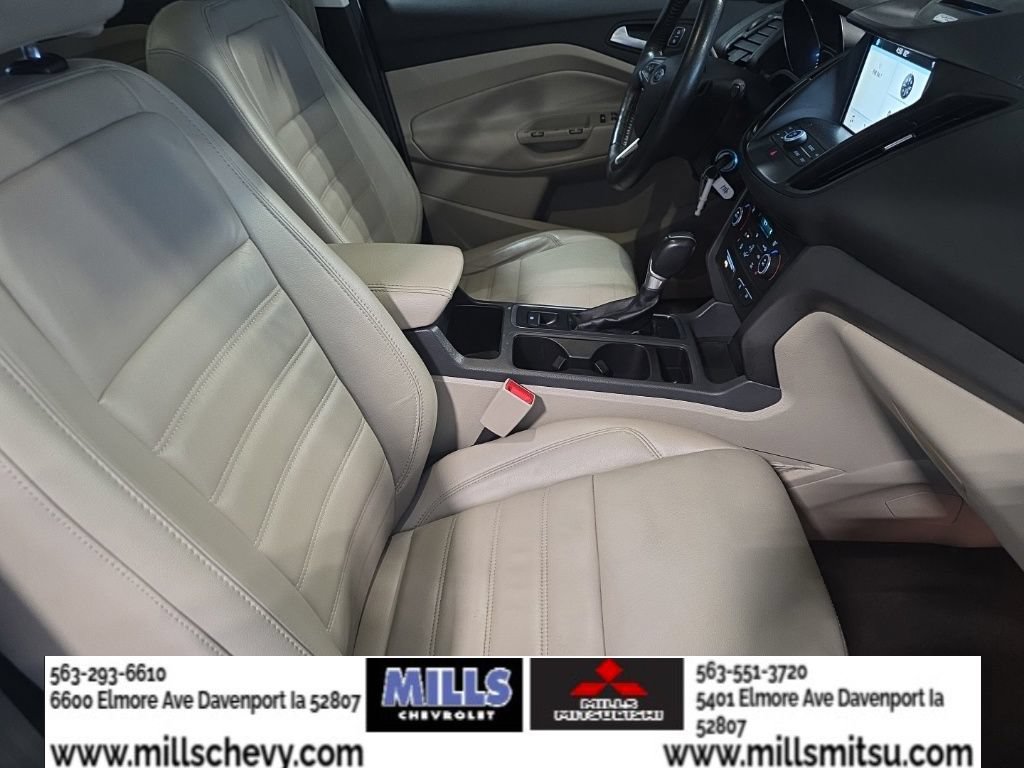 Used 2017 Ford Escape SE w/ SE Leather Comfort Package FWD image 20