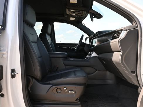 Used 2022 GMC Yukon Denali RWD image 23