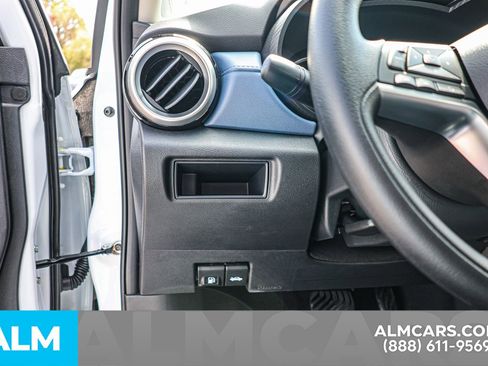 Used 2025 Nissan Versa SV w/ Trunk Package image 21