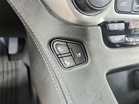Used 2019 GMC Yukon XL SLT w/ Open Road Package image 34