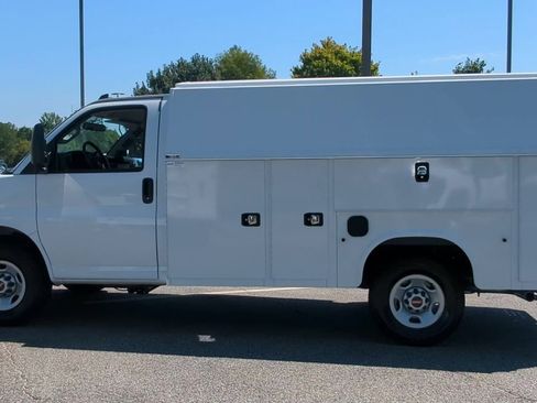 New 2025 GMC Savana 3500 w/ Power Convenience Package image 5