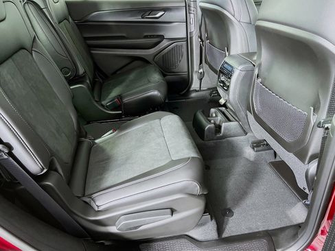New 2025 Jeep Grand Cherokee L Altitude AWD/4WD image 23