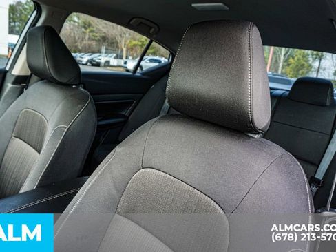 Used 2024 Nissan Altima 2.5 SV image 17