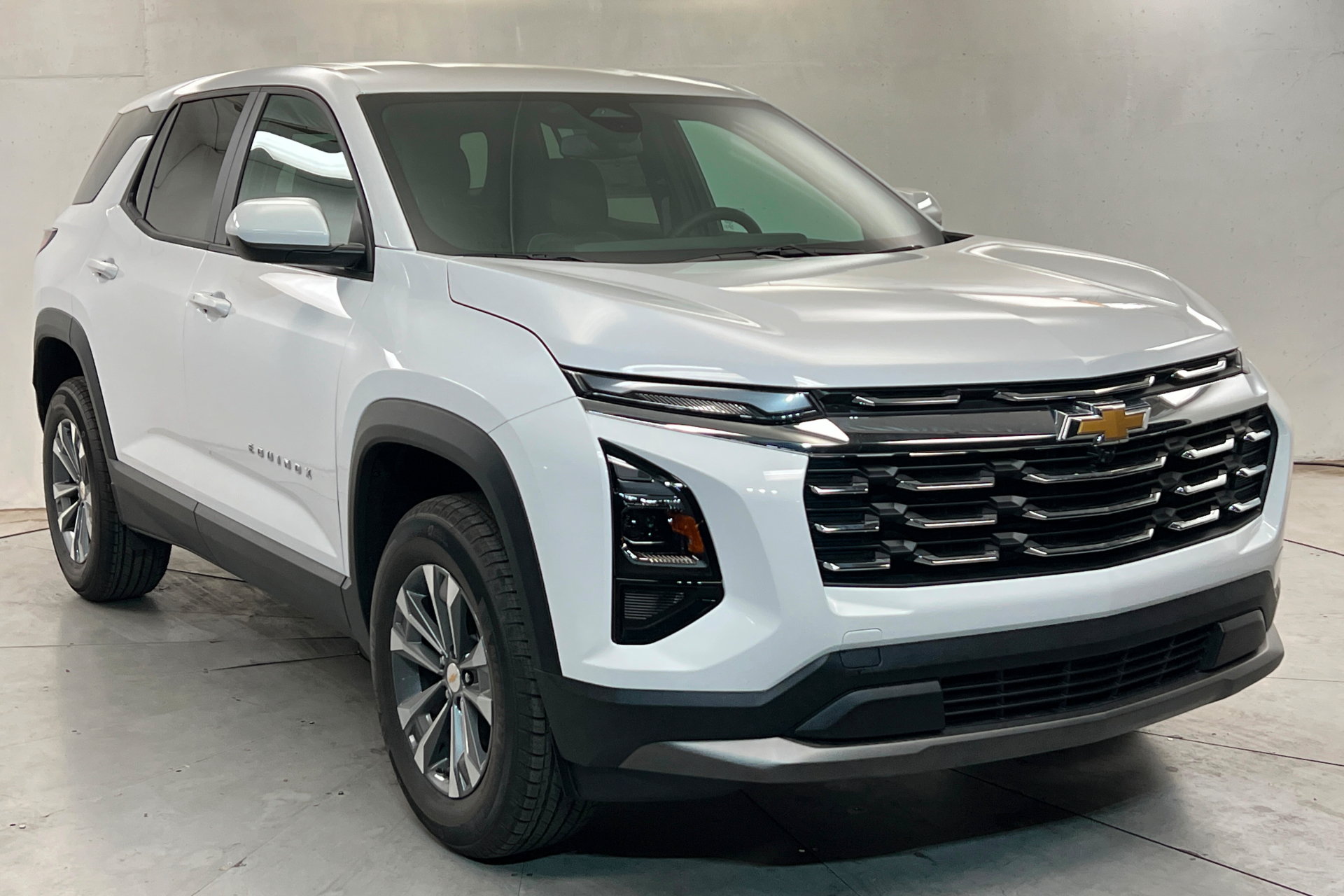 New 2027 Chevrolet Equinox LT w/ Convenience Package II AWD/4WD image 8