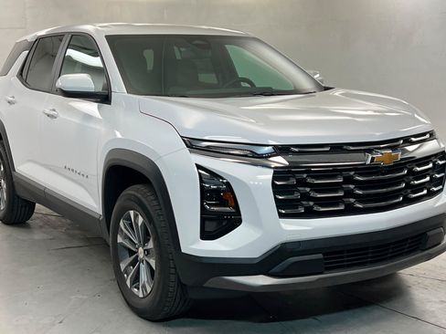 New 2027 Chevrolet Equinox LT w/ Convenience Package II AWD/4WD image 8
