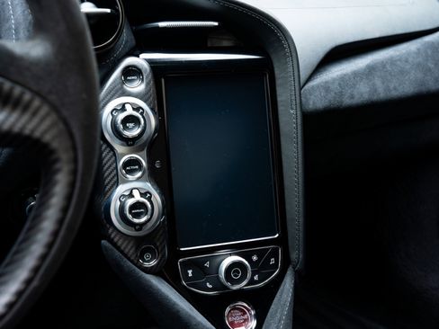 Used 2018 McLaren 720S Performance RWD image 49