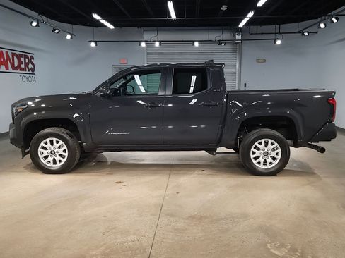 Used 2024 Toyota Tacoma SR5 image 4