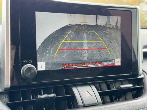 Used 2025 Toyota RAV4 XLE image 22