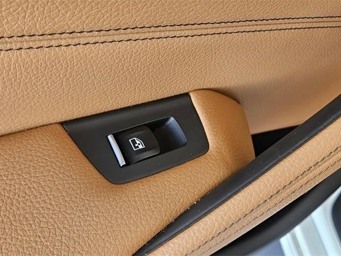 Used 2019 BMW 530i w/ Convenience Package image 16