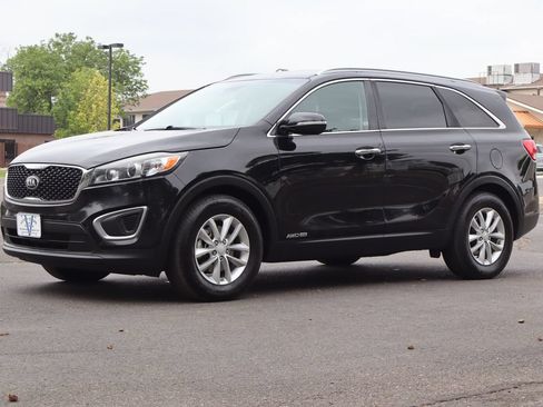 Used 2016 Kia Sorento LX AWD/4WD image 11