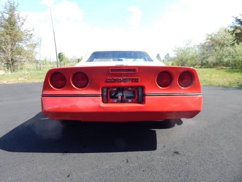 Used 1988 Chevrolet Corvette Convertible RWD image 6