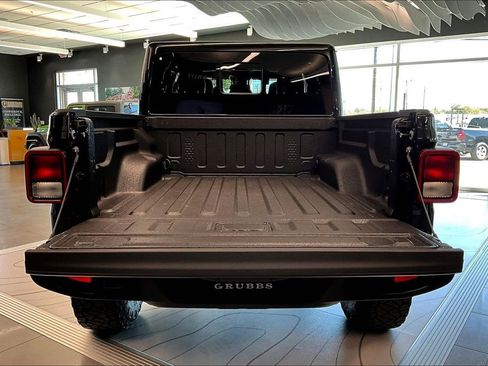 New 2025 Jeep Gladiator Sport image 41